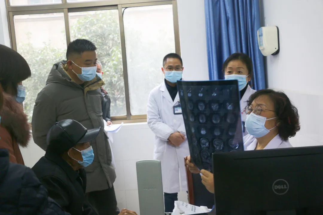 隆回人民医院：湘雅专家现场教学查房助推临床水平提升