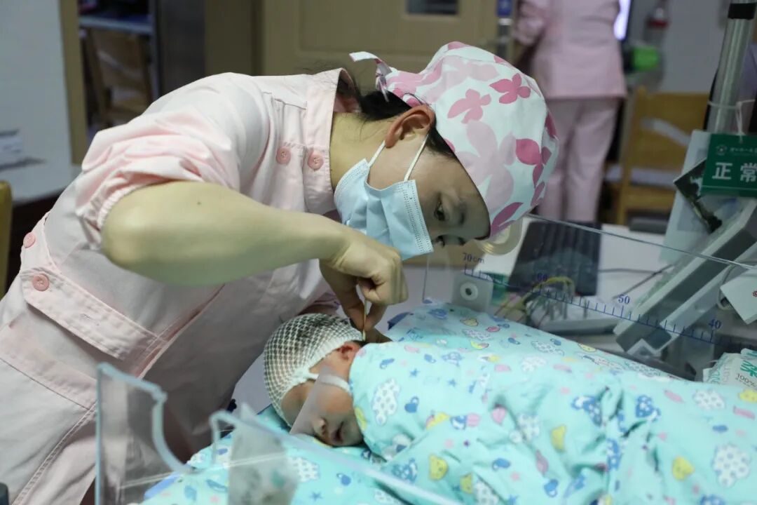 【新技术】读懂宝宝大脑的“翻译官”：为什么新生儿需要这项神奇的脑功能检查？