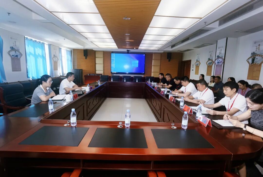 隆回县委常委、副县长提名人选赵俊敏来我院调研，重点关注了这些“健康实事”