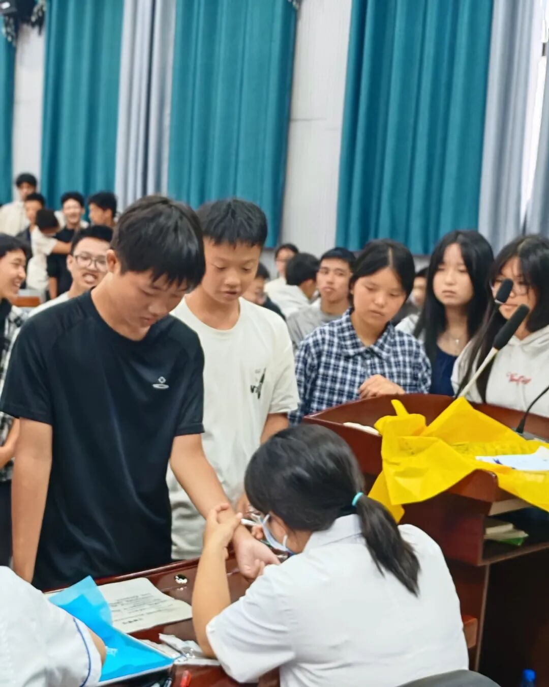 70a02042-cb2a-4143-9ac4-a874e13dfbfc.png